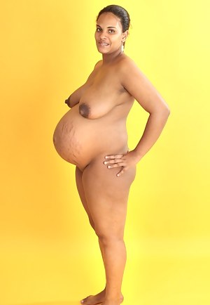 Pregnant MILF Porn Pictures
